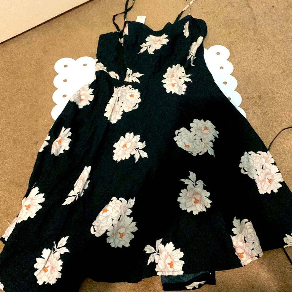 old navy brand dress around knee length XS